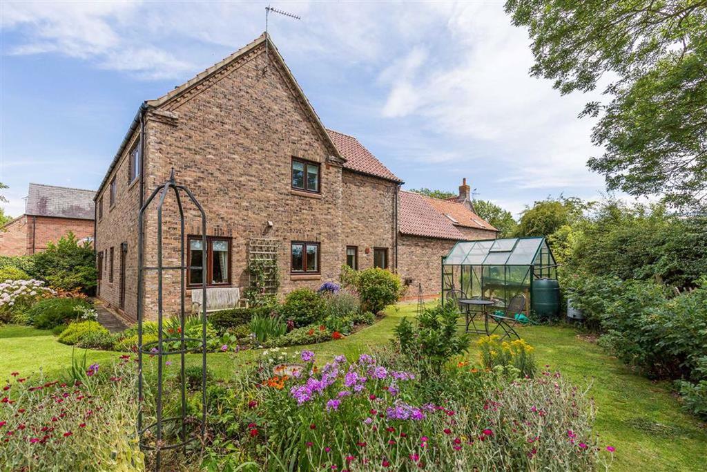 Hawthorn Corner, Aubourn, Lincoln, Lincolnshire 4 bed detached house
