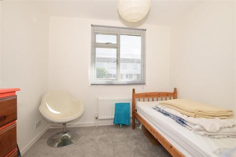 14 Avon Close, Tonbridge, TN10 3HT