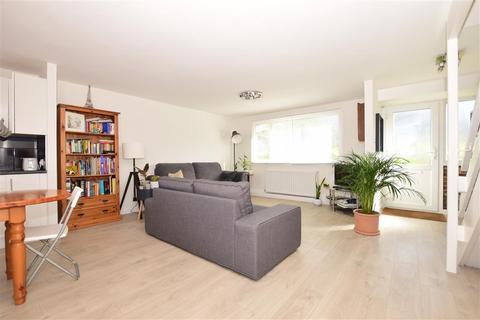 14 Avon Close, Tonbridge, TN10 3HT