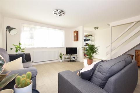 14 Avon Close, Tonbridge, TN10 3HT