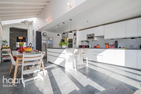 45 Friern Road, London, SE22 0AU