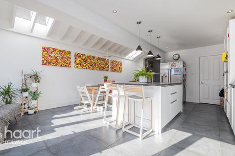 45 Friern Road, London, SE22 0AU