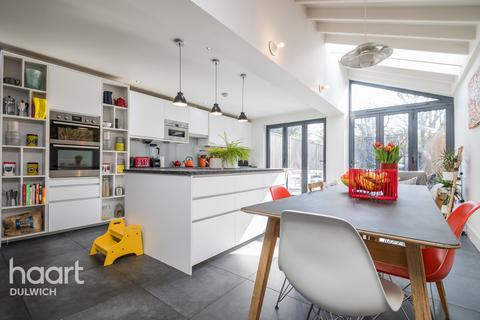 45 Friern Road, London, SE22 0AU