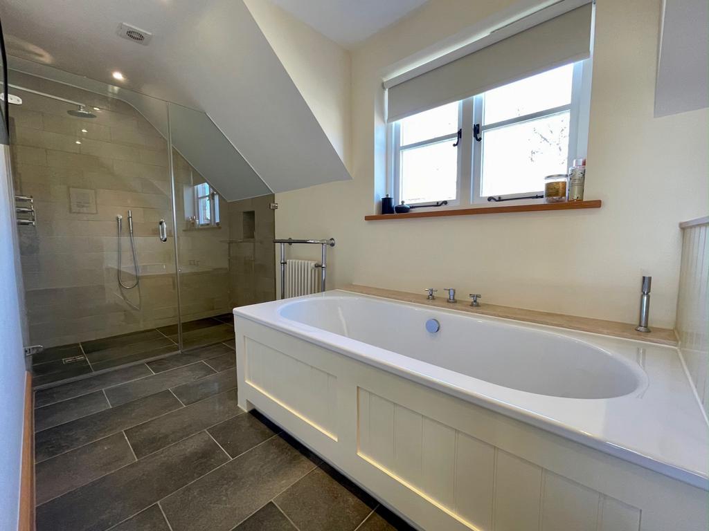 Master En-Suite