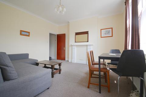 2 bedroom flat to rent, Grange Park,Ealing,W5