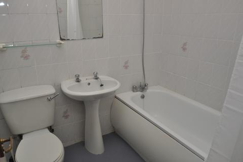 2 bedroom flat to rent, Grange Park,Ealing,W5