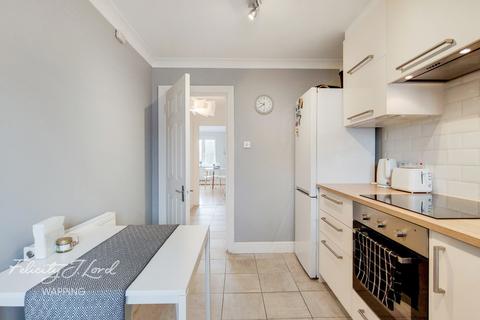 100 Glamis Place, London, E1W 3EF
