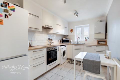100 Glamis Place, London, E1W 3EF