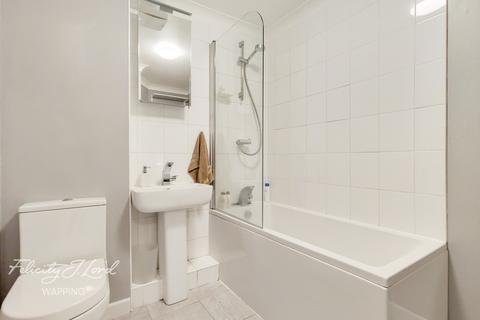100 Glamis Place, London, E1W 3EF