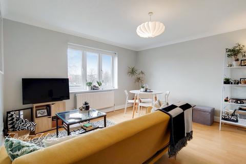 100 Glamis Place, London, E1W 3EF