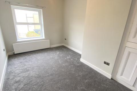 2 bedroom terraced house to rent, Spring Terrace, Norland, Sowerby Bridge HX6