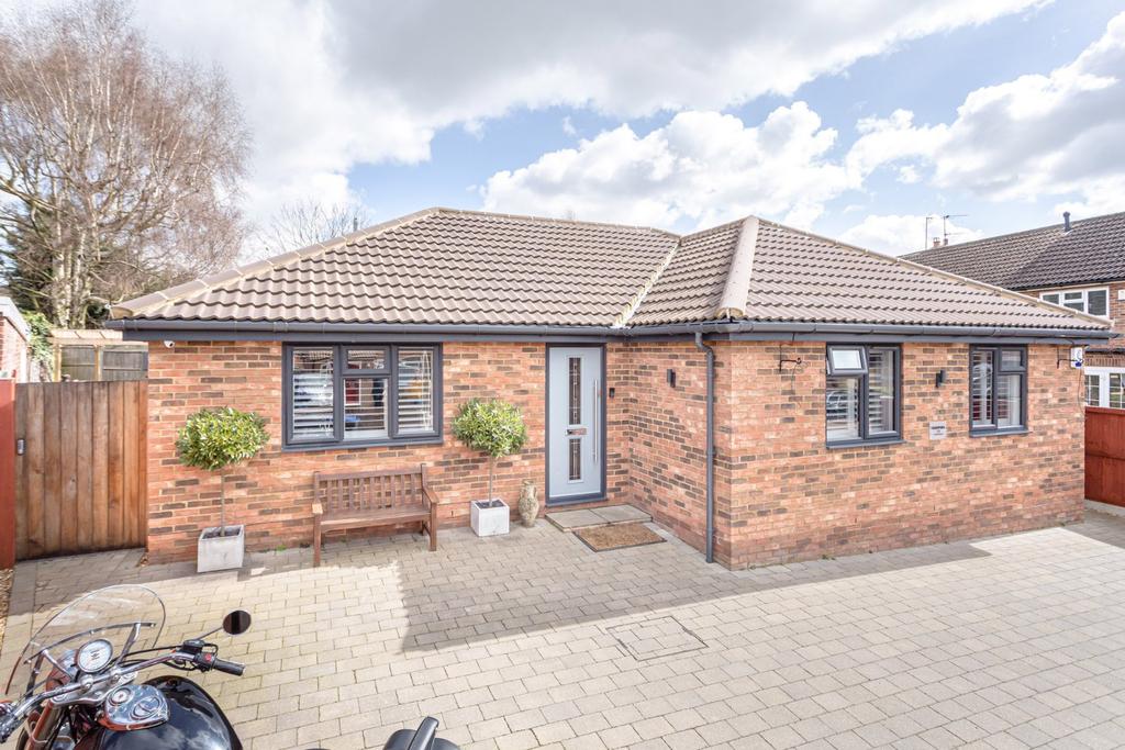 Prestwick Drive, Stortford, Hertfordshire, CM23 3 bed bungalow