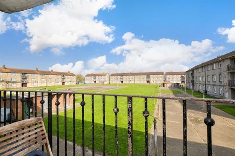 3 bedroom flat for sale, Padnall Road, Romford, Essex