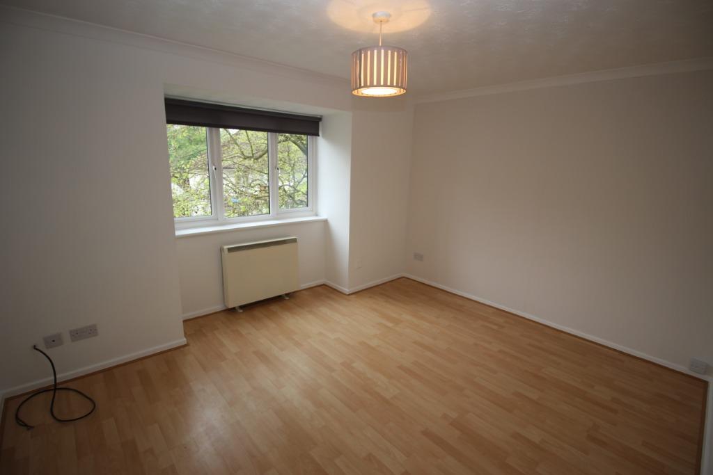 Geralds Court, Geralds Road, High HP13 1 bed flat £775 pcm