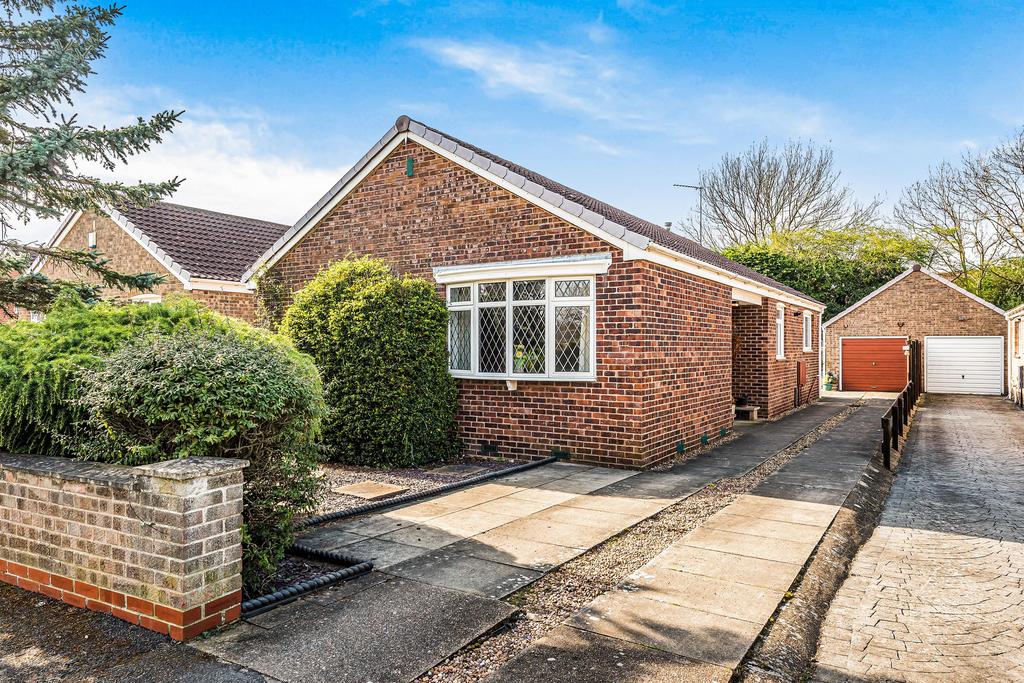 Tardrew Close, Beverley, East Yorkshire, HU17 7QH 3 bed detached