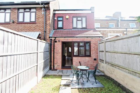 23 Queen Street, London, N17 8HX
