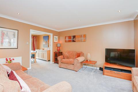 15 Pine Crescent, Menstrie, FK11 7DT