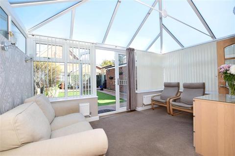18 Westfield Close, Gravesend, DA12 5EH