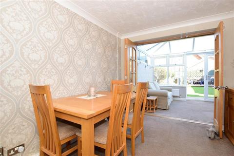 18 Westfield Close, Gravesend, DA12 5EH