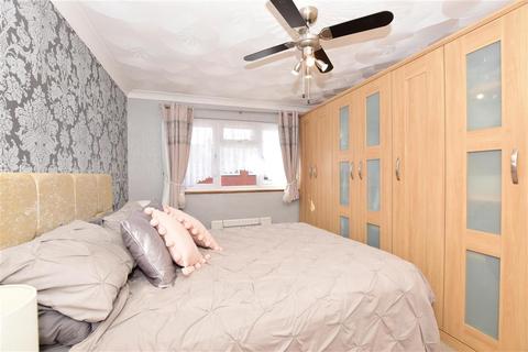 18 Westfield Close, Gravesend, DA12 5EH