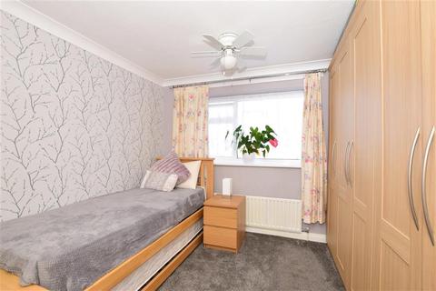 18 Westfield Close, Gravesend, DA12 5EH