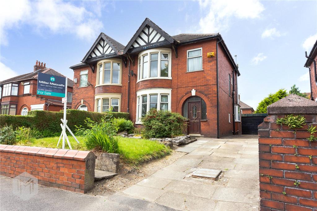 Crompton Way, Bolton, Greater Manchester, BL2 3 bed semidetached house