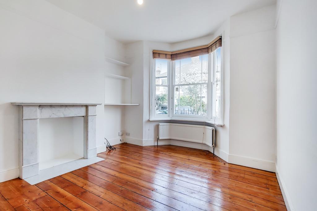 Mill Hill Road, Acton, London, W3 2 bed semidetached house £2,000