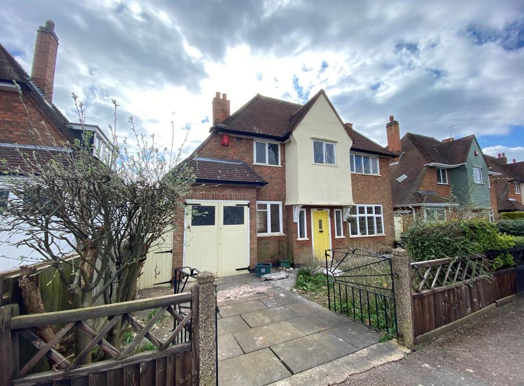 Westmeath Avenue, Leicester, LE5 6SS 3 bed detached house £340,000