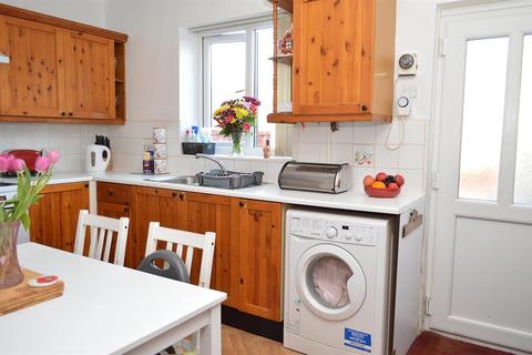 206 Block Lane, Chadderton, Oldham, OL9 7QB