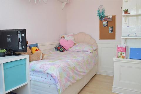 206 Block Lane, Chadderton, Oldham, OL9 7QB