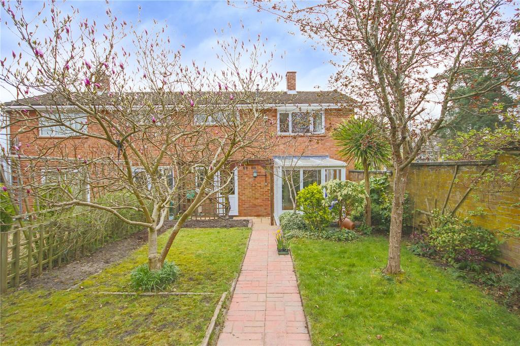 Square, Harmans Water... 3 bed semidetached house £375,000