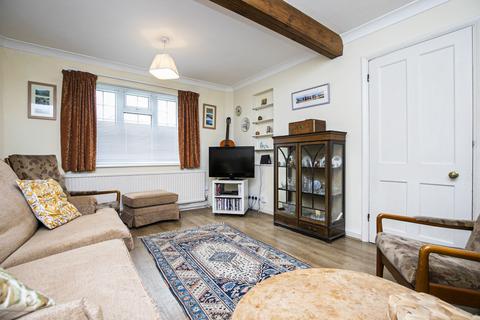 35 Roding Lane, Buckhurst Hill, IG9 6BJ