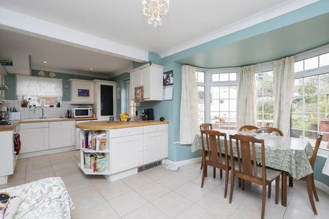35 Roding Lane, Buckhurst Hill, IG9 6BJ