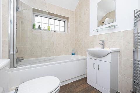 35 Roding Lane, Buckhurst Hill, IG9 6BJ