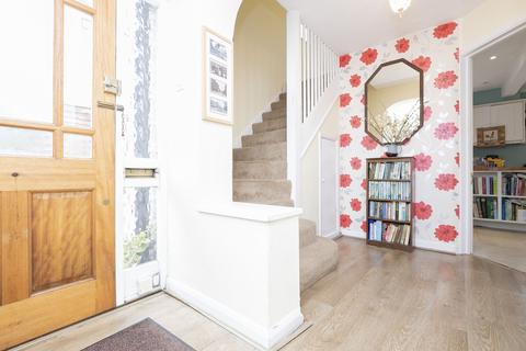 35 Roding Lane, Buckhurst Hill, IG9 6BJ