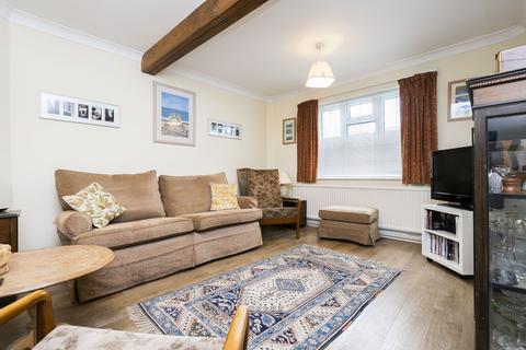 35 Roding Lane, Buckhurst Hill, IG9 6BJ