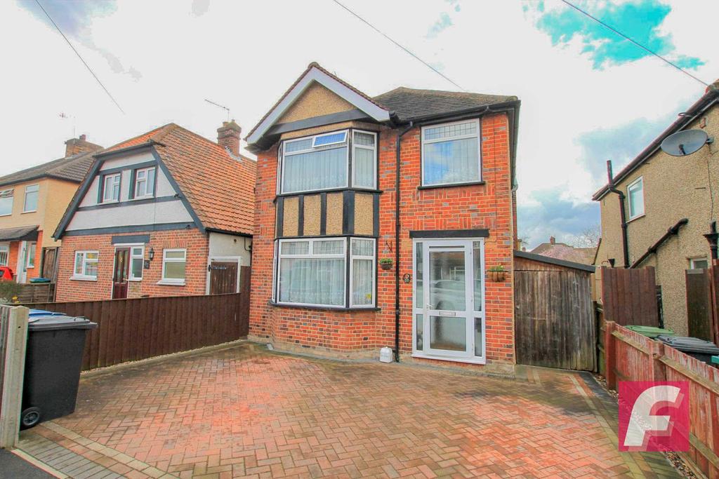 Bushey Mill Crescent, Watford 4 bed detached house £625,000