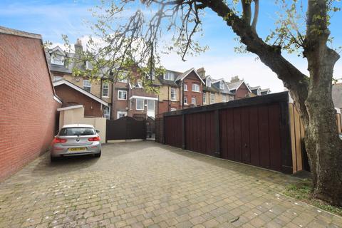 50a Greenhill, Weymouth, DT4 7SL
