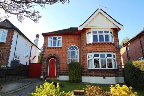 53 Worcester Crescent, Woodford Green, IG8 0LX