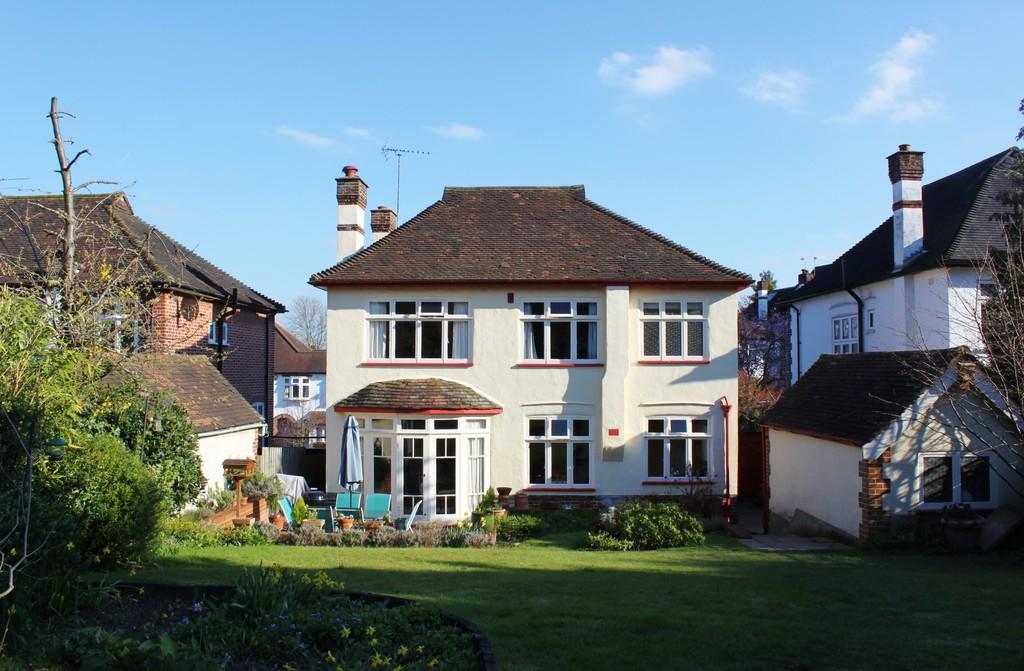 Worcester Crescent, Woodford Green 4 bed detached house £1,175,000