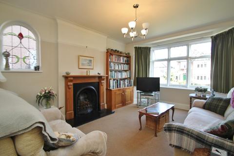 53 Worcester Crescent, Woodford Green, IG8 0LX