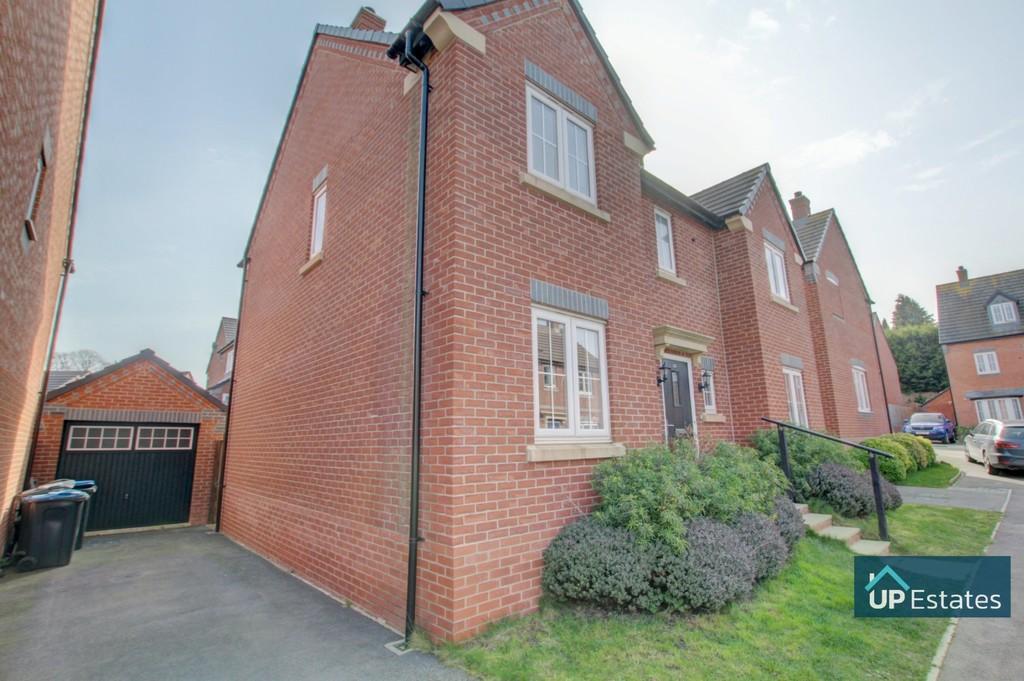 Plum Crescent, Burbage, Hinckley 4 bed detached house £365,000