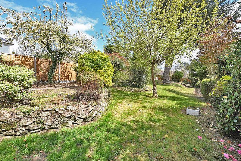 Cedar Drive, Barming, Maidstone ME16 3 bed detached house £575,000
