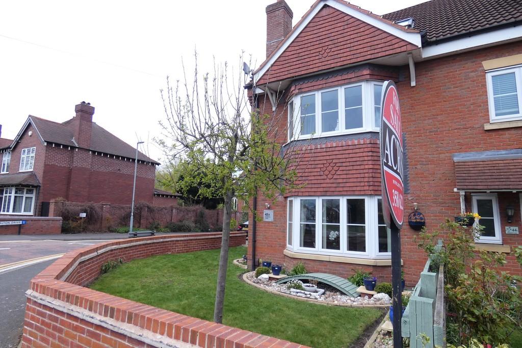 Sundial Lane, Great Barr, Birmingham 5 bed semidetached house £380,000