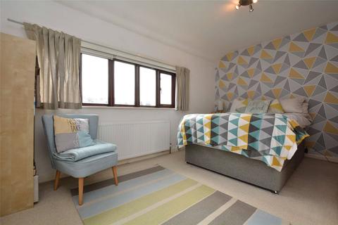 50 Woodside View, Leeds, LS4 2QS