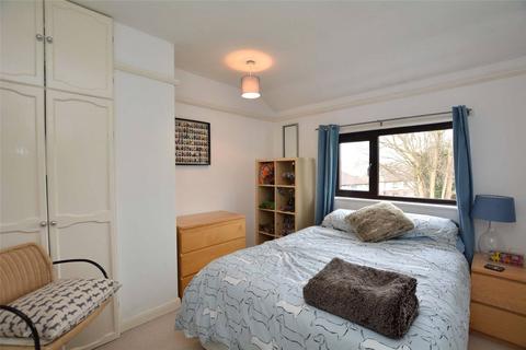 50 Woodside View, Leeds, LS4 2QS