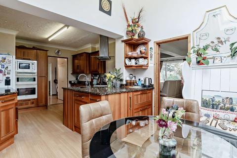 Peripull Mill Lane, Lower Somersham, Ipswich, IP8 4PA