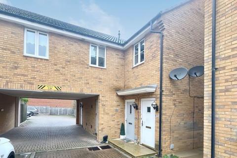 2 bedroom property to rent, Lodysons Close, Orsett Village