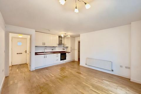 2 bedroom property to rent, Lodysons Close, Orsett Village