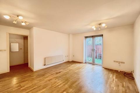 2 bedroom property to rent, Lodysons Close, Orsett Village